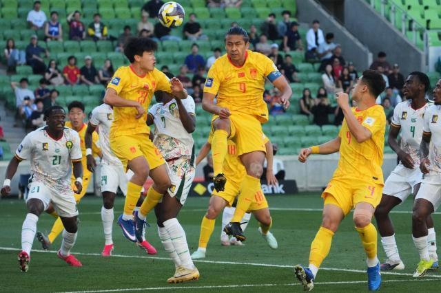 宝威体育登录入口-学费没白交！国足遭黑色9分钟未崩盘 6名U23首发